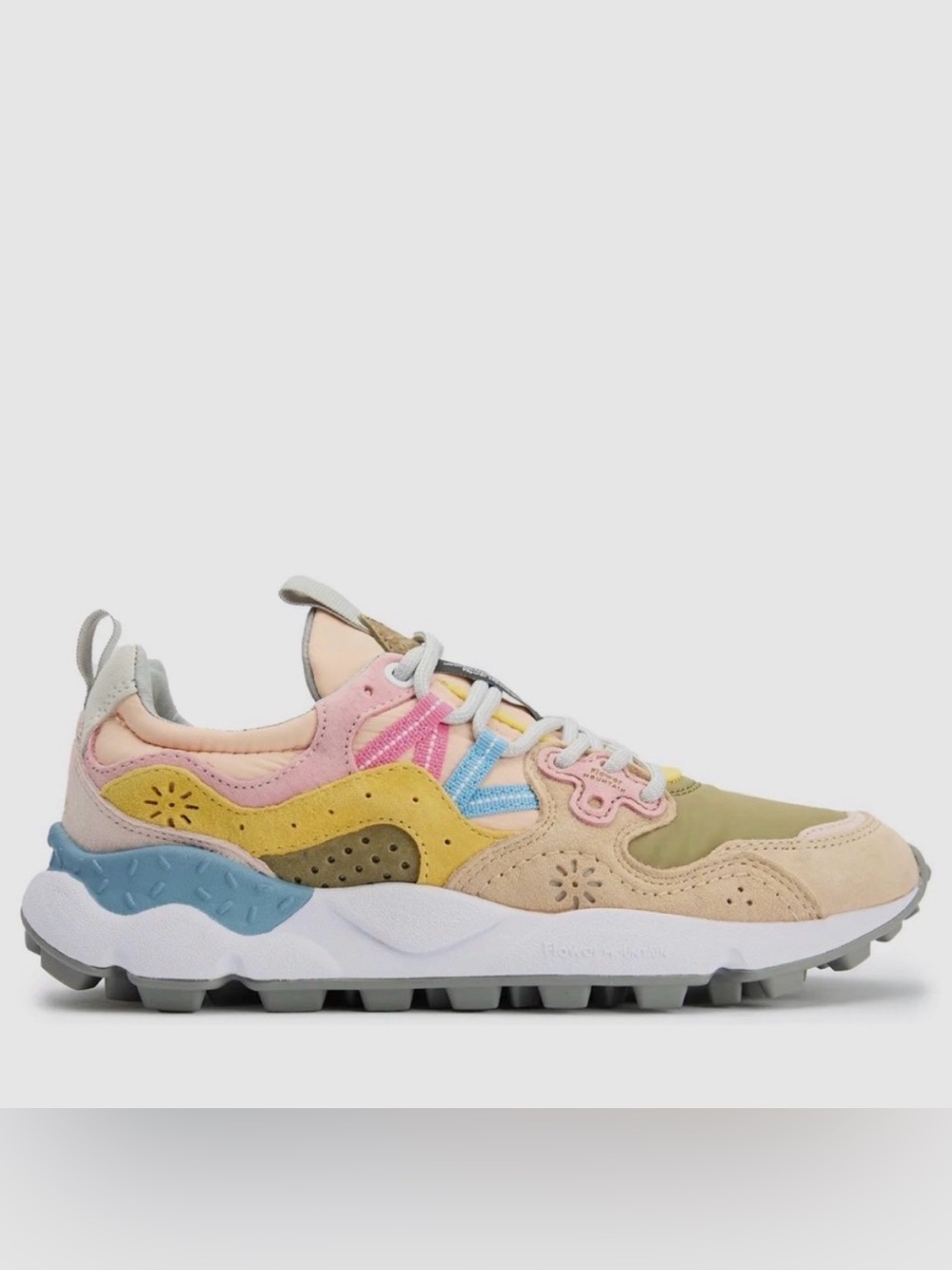 NWT Flower Mountain Yamano 3 Sneakers in Beige/Militare/Pink